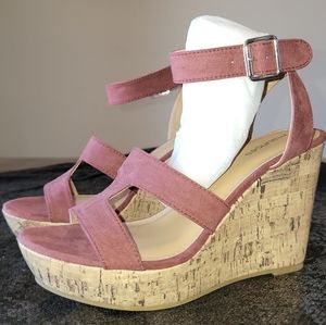 NWOT Ankle Wrap 4" Wedge Mauve Sandal, Size 8